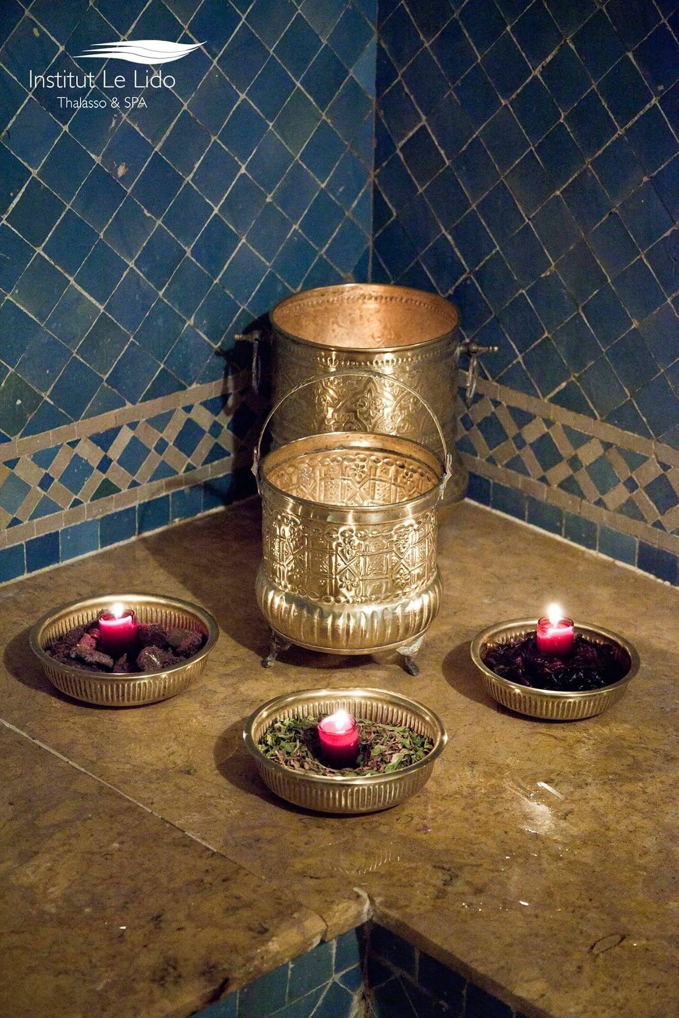 Lanternes de laiton au hammam